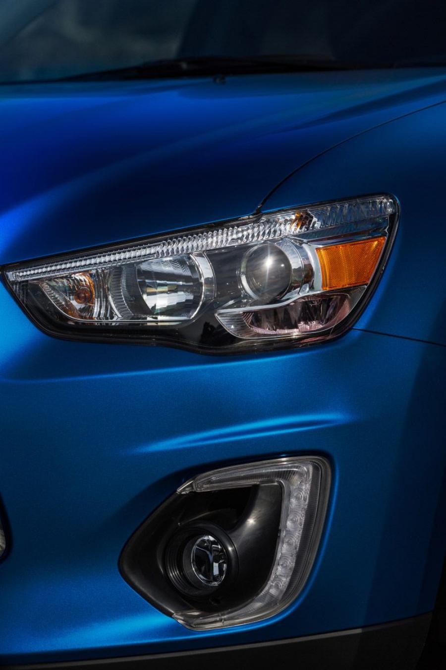  Mitsubishi Outlander Sport SE 2014 года  (фото 7 из 9)